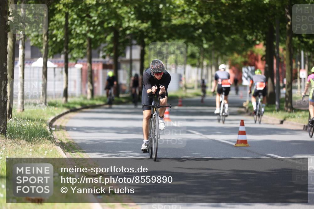 10.08.2025 - GEWOBA Citytriathlon Bremen Yannick Fuchs http://msf.ph/oto/8559890 10.08.2025 12:40:59 Radfahren 606, 650, 660, 665, 785, 802, 803, 1001, 1023 meine-sportfotos.de