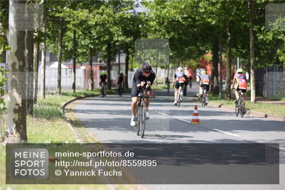 10.08.2025 - GEWOBA Citytriathlon Bremen Yannick Fuchs http://msf.ph/oto/8559895 10.08.2025 12:40:59 Radfahren 606, 650, 660, 665, 785, 802, 803, 1001, 1023 meine-sportfotos.de