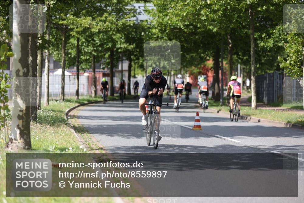 10.08.2025 - GEWOBA Citytriathlon Bremen Yannick Fuchs http://msf.ph/oto/8559897 10.08.2025 12:40:59 Radfahren 606, 650, 660, 665, 785, 802, 803, 1001, 1023 meine-sportfotos.de