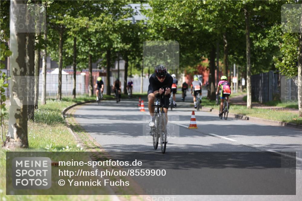 10.08.2025 - GEWOBA Citytriathlon Bremen Yannick Fuchs http://msf.ph/oto/8559900 10.08.2025 12:40:59 Radfahren 606, 650, 660, 665, 785, 802, 803, 1001, 1023 meine-sportfotos.de