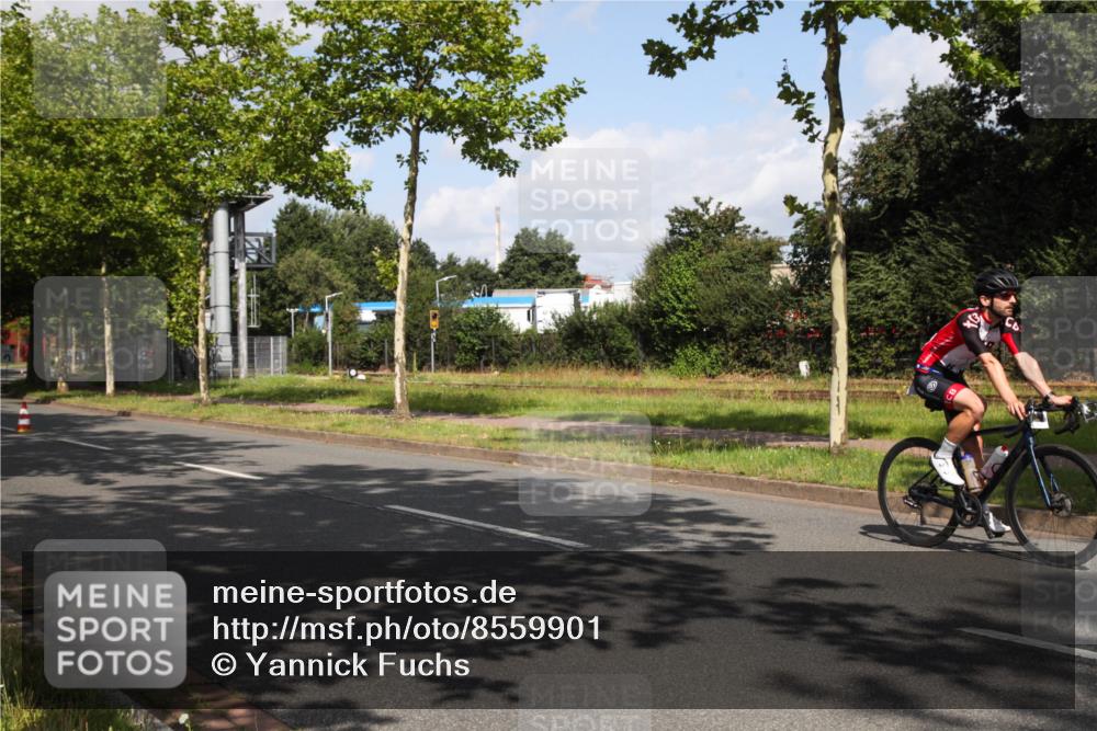 10.08.2025 - GEWOBA Citytriathlon Bremen Yannick Fuchs http://msf.ph/oto/8559901 10.08.2025 11:11:57 Radfahren  meine-sportfotos.de