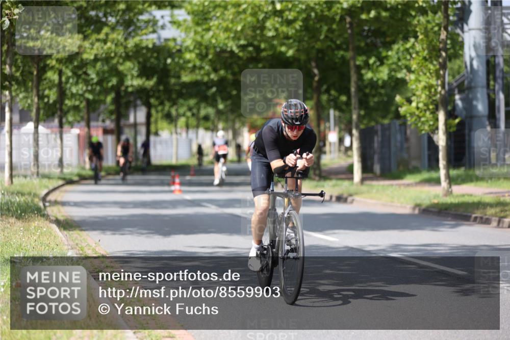 10.08.2025 - GEWOBA Citytriathlon Bremen Yannick Fuchs http://msf.ph/oto/8559903 10.08.2025 12:41:00 Radfahren 568, 606, 650, 660, 665, 785, 802, 803, 1001, 1023 meine-sportfotos.de