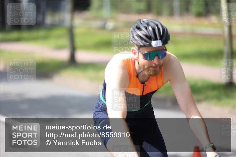 10.08.2025 - GEWOBA Citytriathlon Bremen Yannick Fuchs http://msf.ph/oto/8559910 10.08.2025 14:17:39 Radfahren 4, 127, 304 meine-sportfotos.de
