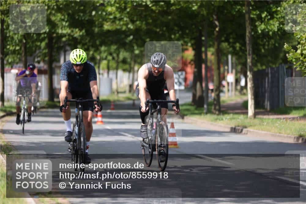 10.08.2025 - GEWOBA Citytriathlon Bremen Yannick Fuchs http://msf.ph/oto/8559918 10.08.2025 12:41:04 Radfahren 568, 650, 660, 665, 785, 803, 934, 1001, 1023 meine-sportfotos.de