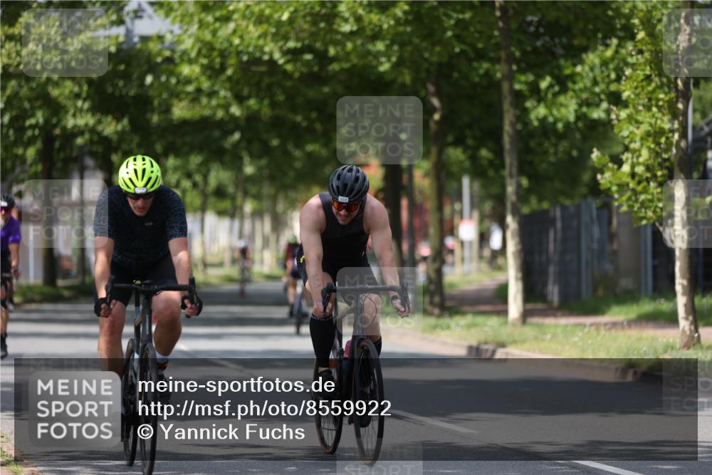 10.08.2025 - GEWOBA Citytriathlon Bremen Yannick Fuchs http://msf.ph/oto/8559922 10.08.2025 12:41:04 Radfahren 568, 650, 660, 665, 785, 803, 934, 1001, 1023 meine-sportfotos.de