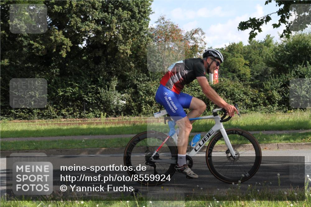 10.08.2025 - GEWOBA Citytriathlon Bremen Yannick Fuchs http://msf.ph/oto/8559924 10.08.2025 10:37:07 Radfahren 85, 381, 464 meine-sportfotos.de