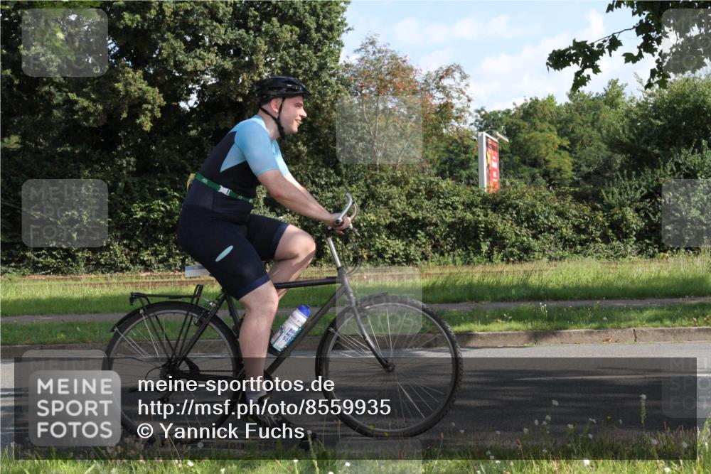 10.08.2025 - GEWOBA Citytriathlon Bremen Yannick Fuchs http://msf.ph/oto/8559935 10.08.2025 10:37:08 Radfahren 85, 381, 464 meine-sportfotos.de