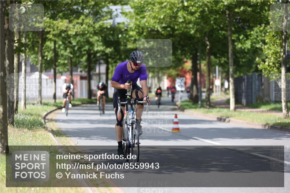 10.08.2025 - GEWOBA Citytriathlon Bremen Yannick Fuchs http://msf.ph/oto/8559943 10.08.2025 12:41:06 Radfahren 568, 650, 660, 665, 785, 803, 934, 1001, 1023 meine-sportfotos.de