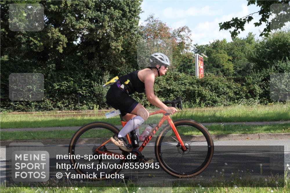 10.08.2025 - GEWOBA Citytriathlon Bremen Yannick Fuchs http://msf.ph/oto/8559945 10.08.2025 10:37:11 Radfahren 85, 121, 145, 381, 464 meine-sportfotos.de