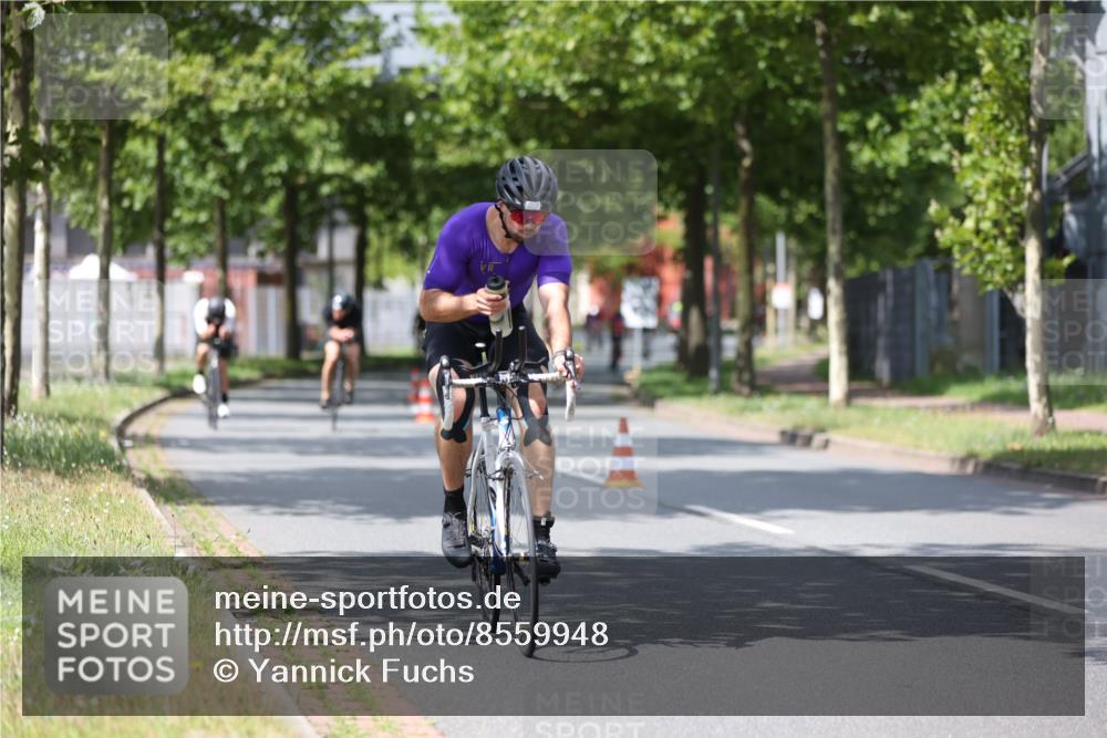 10.08.2025 - GEWOBA Citytriathlon Bremen Yannick Fuchs http://msf.ph/oto/8559948 10.08.2025 12:41:06 Radfahren 568, 650, 660, 665, 785, 803, 934, 1001, 1023 meine-sportfotos.de
