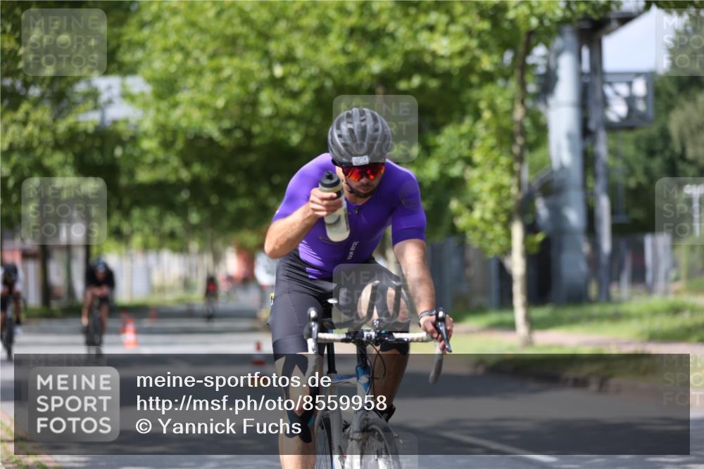 10.08.2025 - GEWOBA Citytriathlon Bremen Yannick Fuchs http://msf.ph/oto/8559958 10.08.2025 12:41:07 Radfahren 568, 650, 660, 665, 755, 785, 803, 830, 934, 1001, 1023 meine-sportfotos.de