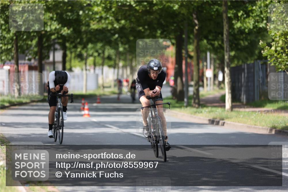 10.08.2025 - GEWOBA Citytriathlon Bremen Yannick Fuchs http://msf.ph/oto/8559967 10.08.2025 12:41:08 Radfahren 568, 650, 660, 665, 755, 785, 803, 830, 934, 1023 meine-sportfotos.de