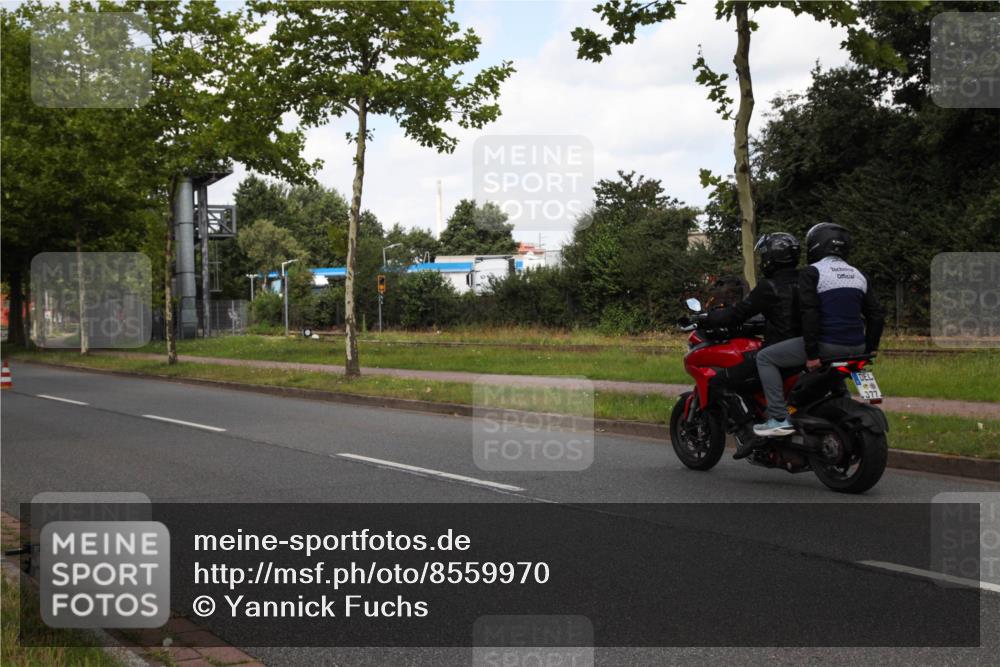 10.08.2025 - GEWOBA Citytriathlon Bremen Yannick Fuchs http://msf.ph/oto/8559970 10.08.2025 11:59:50 Radfahren  meine-sportfotos.de