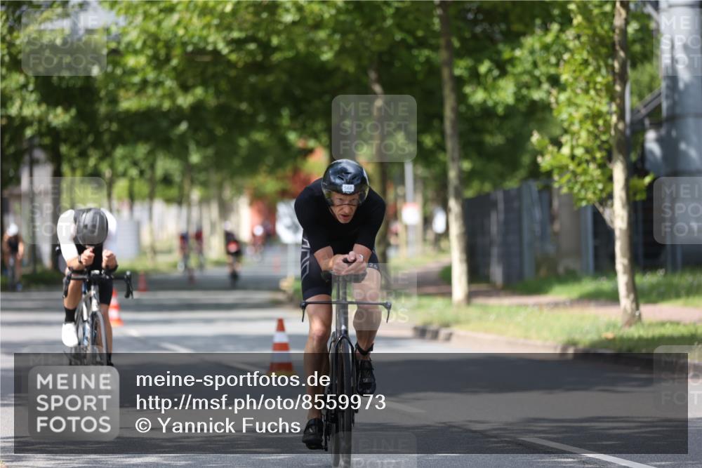 10.08.2025 - GEWOBA Citytriathlon Bremen Yannick Fuchs http://msf.ph/oto/8559973 10.08.2025 12:41:08 Radfahren 568, 650, 660, 665, 755, 785, 803, 830, 934, 1023 meine-sportfotos.de