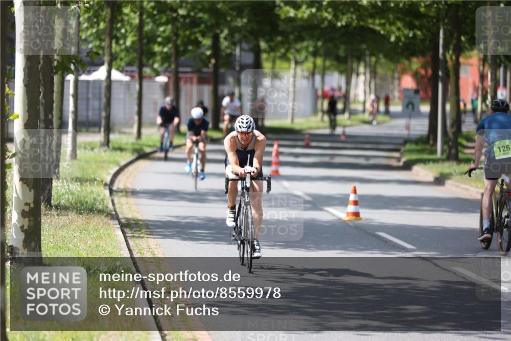 10.08.2025 - GEWOBA Citytriathlon Bremen Yannick Fuchs http://msf.ph/oto/8559978 10.08.2025 14:18:21 Radfahren 47, 75, 94, 100, 147, 255, 295 meine-sportfotos.de