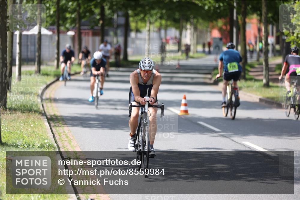 10.08.2025 - GEWOBA Citytriathlon Bremen Yannick Fuchs http://msf.ph/oto/8559984 10.08.2025 14:18:22 Radfahren 47, 75, 94, 100, 147, 255, 295 meine-sportfotos.de