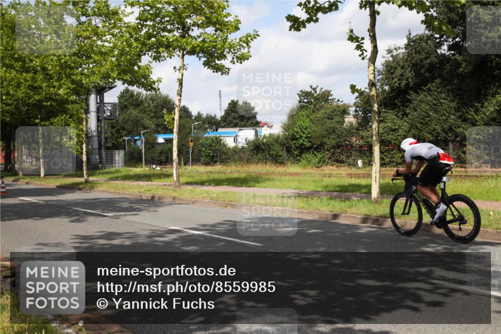 10.08.2025 - GEWOBA Citytriathlon Bremen Yannick Fuchs http://msf.ph/oto/8559985 10.08.2025 12:00:21 Radfahren 654 meine-sportfotos.de