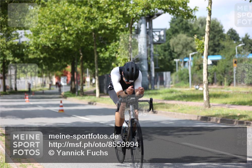 10.08.2025 - GEWOBA Citytriathlon Bremen Yannick Fuchs http://msf.ph/oto/8559994 10.08.2025 12:41:10 Radfahren 568, 650, 660, 665, 755, 803, 830, 849, 934, 1023 meine-sportfotos.de