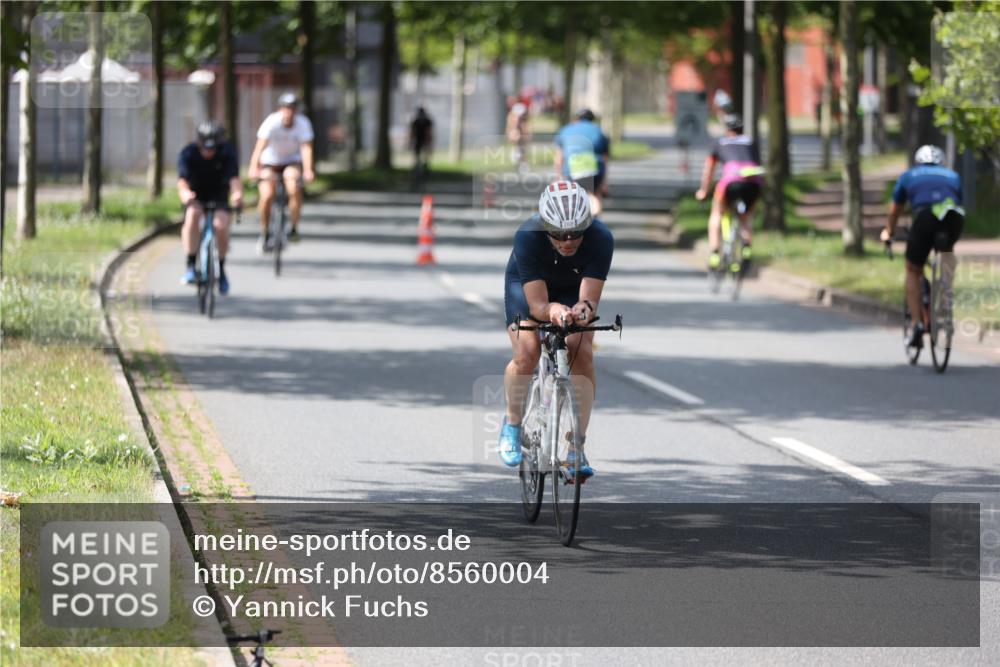 10.08.2025 - GEWOBA Citytriathlon Bremen Yannick Fuchs http://msf.ph/oto/8560004 10.08.2025 14:18:24 Radfahren 47, 75, 94, 100, 131, 147, 255, 295 meine-sportfotos.de