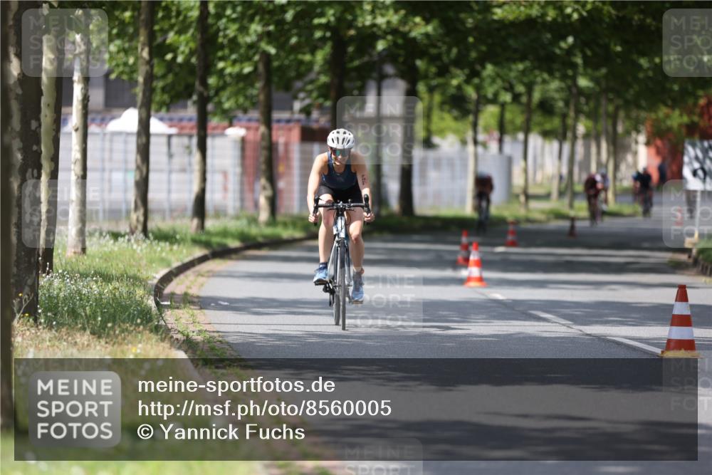 10.08.2025 - GEWOBA Citytriathlon Bremen Yannick Fuchs http://msf.ph/oto/8560005 10.08.2025 12:41:13 Radfahren 568, 650, 660, 665, 730, 755, 803, 830, 849, 862, 934, 1014, 1023 meine-sportfotos.de