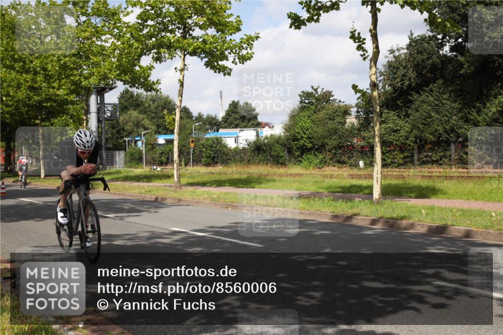 10.08.2025 - GEWOBA Citytriathlon Bremen Yannick Fuchs http://msf.ph/oto/8560006 10.08.2025 12:00:59 Radfahren 579 meine-sportfotos.de