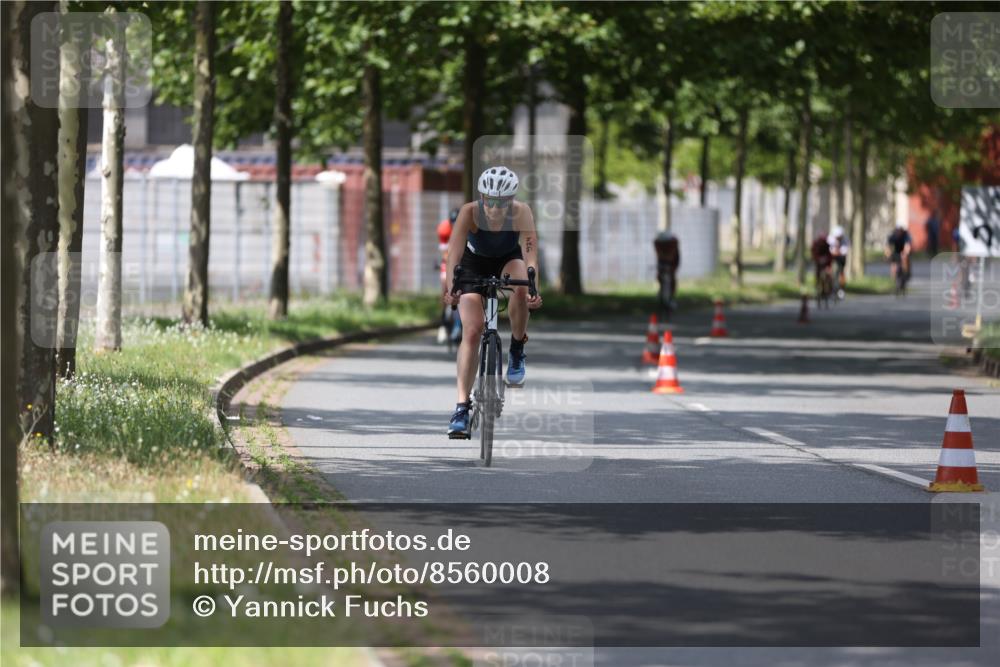 10.08.2025 - GEWOBA Citytriathlon Bremen Yannick Fuchs http://msf.ph/oto/8560008 10.08.2025 12:41:13 Radfahren 568, 650, 660, 665, 730, 755, 803, 830, 849, 862, 934, 1014, 1023 meine-sportfotos.de