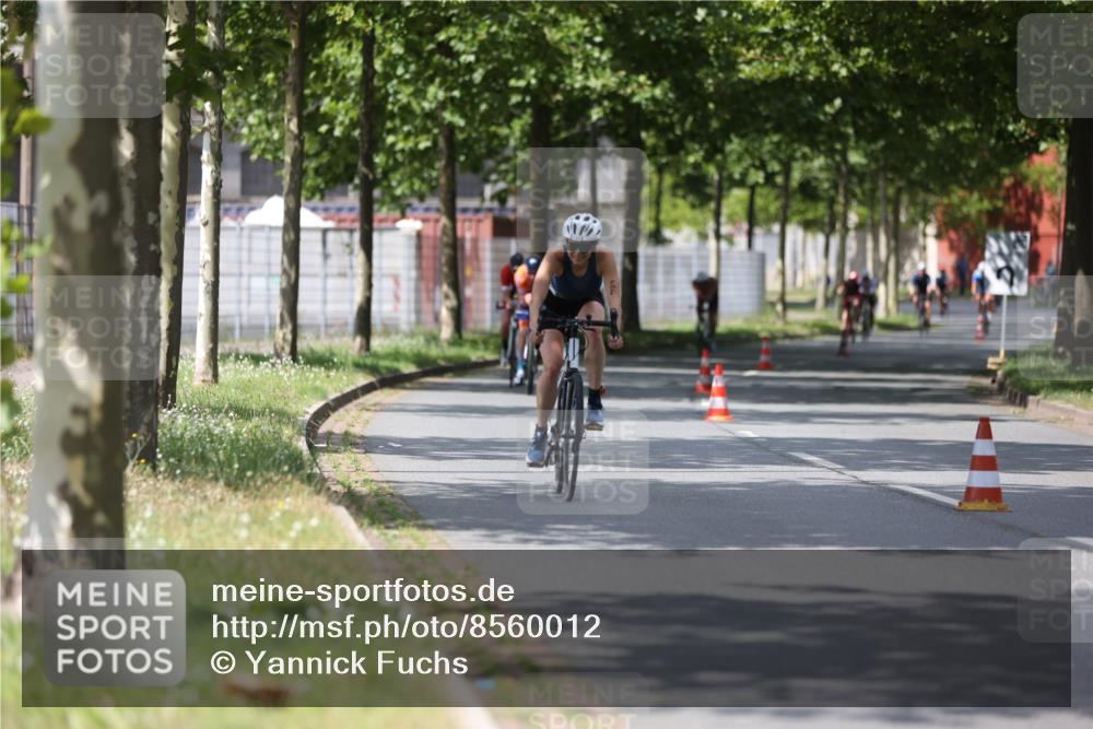 10.08.2025 - GEWOBA Citytriathlon Bremen Yannick Fuchs http://msf.ph/oto/8560012 10.08.2025 12:41:13 Radfahren 568, 650, 660, 665, 730, 755, 803, 830, 849, 862, 934, 1014, 1023 meine-sportfotos.de