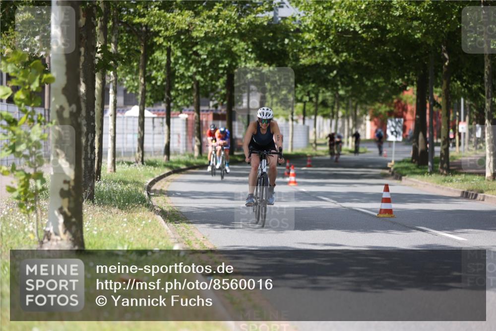 10.08.2025 - GEWOBA Citytriathlon Bremen Yannick Fuchs http://msf.ph/oto/8560016 10.08.2025 12:41:14 Radfahren 568, 660, 665, 730, 755, 803, 830, 849, 862, 934, 1014, 1023 meine-sportfotos.de