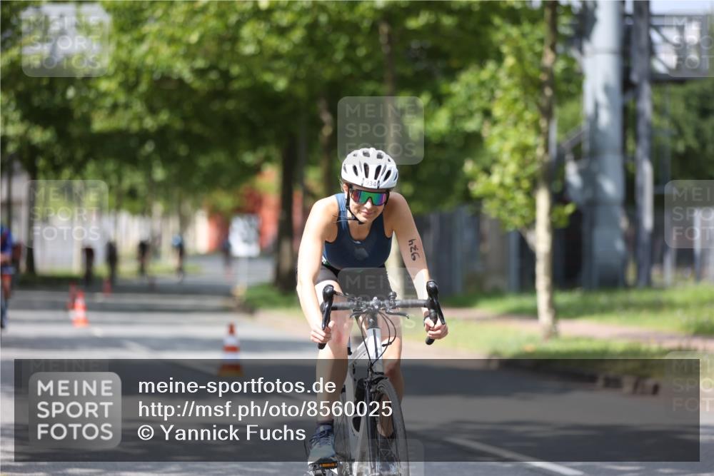 10.08.2025 - GEWOBA Citytriathlon Bremen Yannick Fuchs http://msf.ph/oto/8560025 10.08.2025 12:41:15 Radfahren 568, 660, 665, 705, 730, 755, 803, 830, 849, 862, 934, 1014, 1023 meine-sportfotos.de