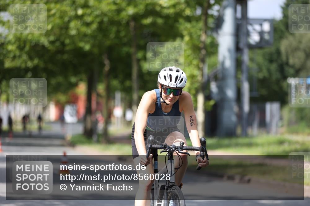 10.08.2025 - GEWOBA Citytriathlon Bremen Yannick Fuchs http://msf.ph/oto/8560028 10.08.2025 12:41:15 Radfahren 568, 660, 665, 705, 730, 755, 803, 830, 849, 862, 934, 1014, 1023 meine-sportfotos.de