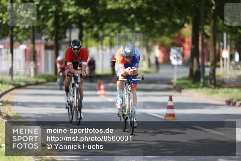 10.08.2025 - GEWOBA Citytriathlon Bremen Yannick Fuchs http://msf.ph/oto/8560031 10.08.2025 12:41:16 Radfahren 568, 660, 665, 705, 730, 755, 803, 830, 849, 862, 934, 1014, 1023 meine-sportfotos.de