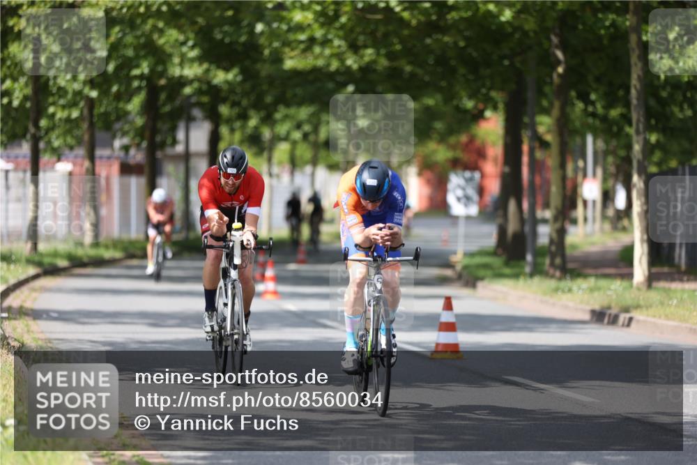 10.08.2025 - GEWOBA Citytriathlon Bremen Yannick Fuchs http://msf.ph/oto/8560034 10.08.2025 12:41:16 Radfahren 568, 660, 665, 705, 730, 755, 803, 830, 849, 862, 934, 1014, 1023 meine-sportfotos.de