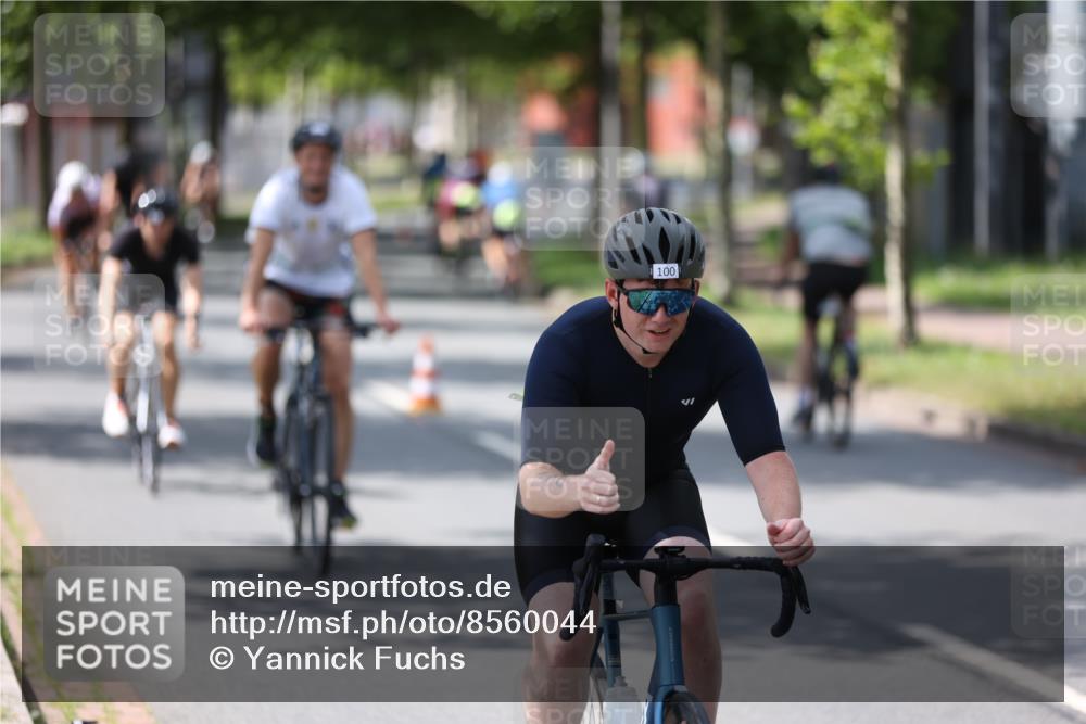 10.08.2025 - GEWOBA Citytriathlon Bremen Yannick Fuchs http://msf.ph/oto/8560044 10.08.2025 14:18:26 Radfahren 47, 75, 94, 100, 131, 147, 255, 295, 314 meine-sportfotos.de