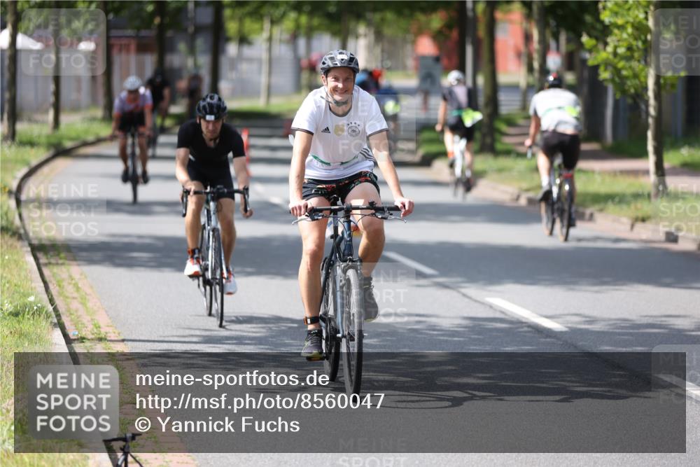 10.08.2025 - GEWOBA Citytriathlon Bremen Yannick Fuchs http://msf.ph/oto/8560047 10.08.2025 14:18:27 Radfahren 47, 75, 94, 100, 131, 147, 255, 295, 314 meine-sportfotos.de
