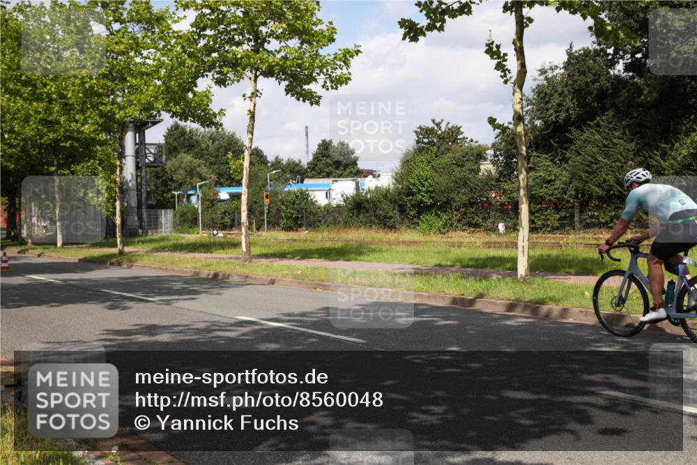 10.08.2025 - GEWOBA Citytriathlon Bremen Yannick Fuchs http://msf.ph/oto/8560048 10.08.2025 12:01:10 Radfahren 579 meine-sportfotos.de