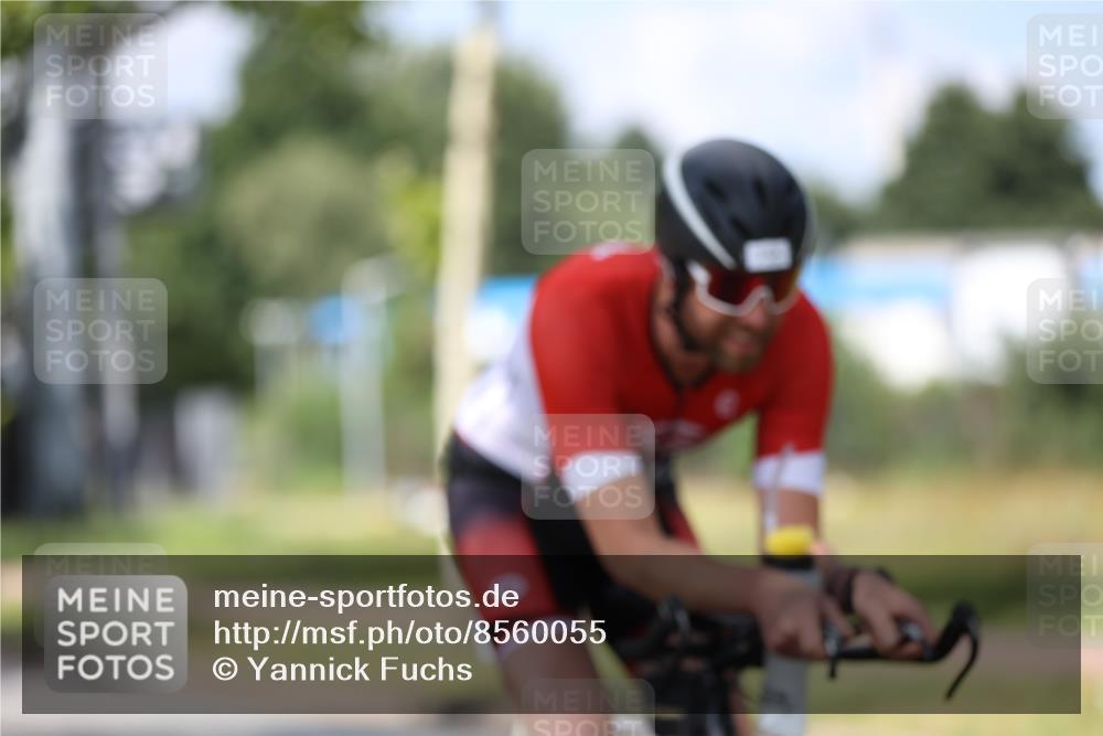 10.08.2025 - GEWOBA Citytriathlon Bremen Yannick Fuchs http://msf.ph/oto/8560055 10.08.2025 12:41:18 Radfahren 568, 609, 660, 665, 705, 730, 755, 803, 830, 849, 862, 934, 1014 meine-sportfotos.de