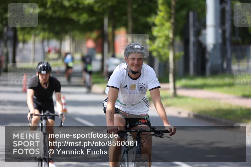 10.08.2025 - GEWOBA Citytriathlon Bremen Yannick Fuchs http://msf.ph/oto/8560061 10.08.2025 14:18:27 Radfahren 47, 75, 94, 100, 131, 147, 255, 295, 314 meine-sportfotos.de