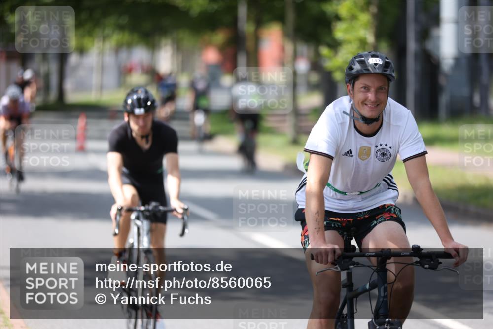 10.08.2025 - GEWOBA Citytriathlon Bremen Yannick Fuchs http://msf.ph/oto/8560065 10.08.2025 14:18:28 Radfahren 47, 75, 94, 100, 131, 147, 255, 295, 314 meine-sportfotos.de