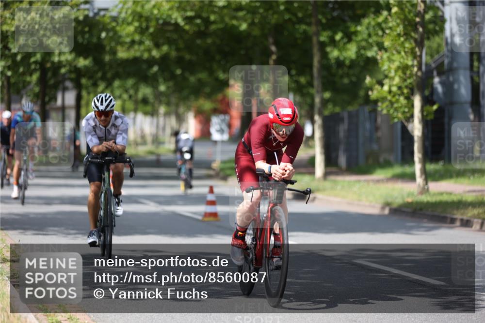 10.08.2025 - GEWOBA Citytriathlon Bremen Yannick Fuchs http://msf.ph/oto/8560087 10.08.2025 12:41:22 Radfahren 568, 609, 619, 705, 730, 755, 830, 849, 862, 934, 1014 meine-sportfotos.de