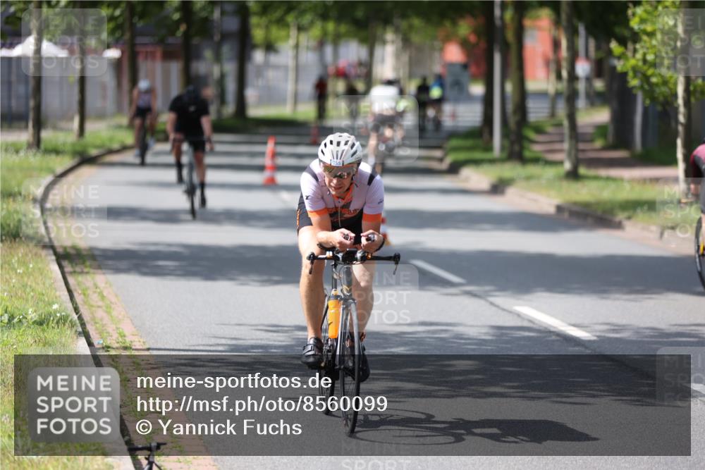 10.08.2025 - GEWOBA Citytriathlon Bremen Yannick Fuchs http://msf.ph/oto/8560099 10.08.2025 14:18:30 Radfahren 47, 75, 94, 100, 131, 147, 255, 295, 314 meine-sportfotos.de