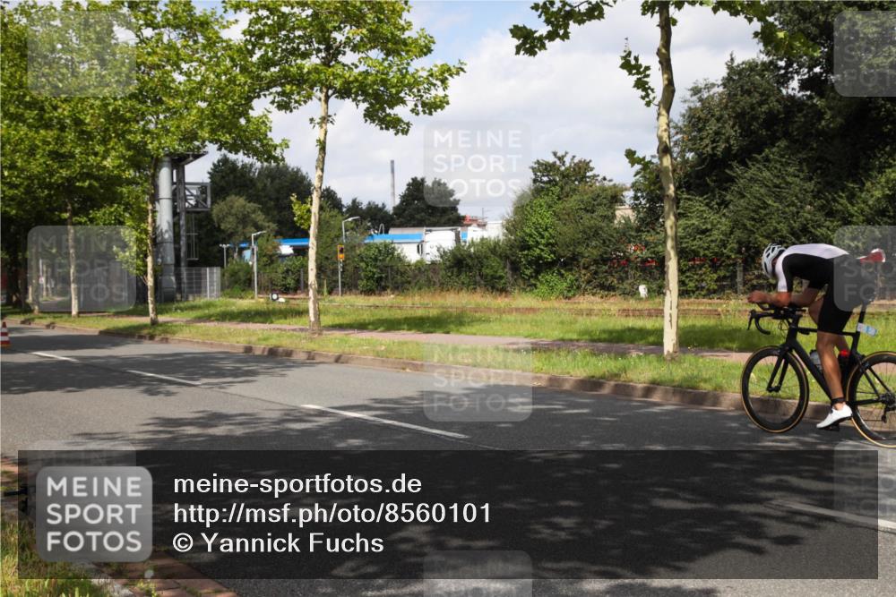10.08.2025 - GEWOBA Citytriathlon Bremen Yannick Fuchs http://msf.ph/oto/8560101 10.08.2025 12:01:37 Radfahren 553, 560 meine-sportfotos.de