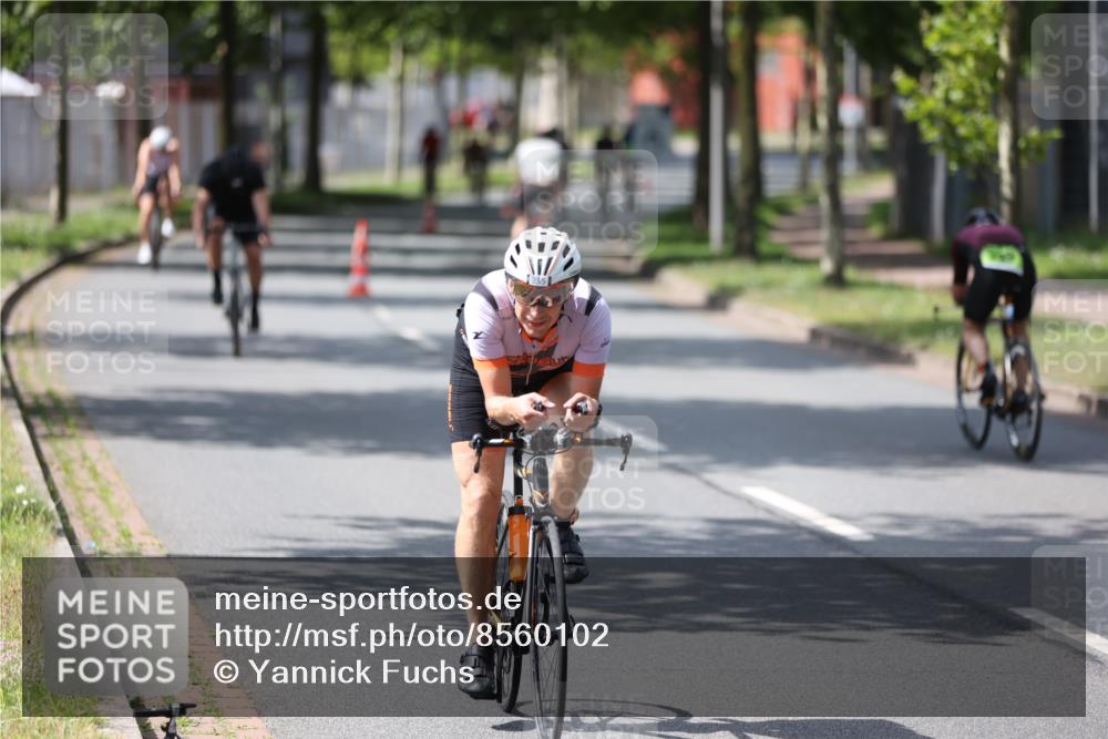 10.08.2025 - GEWOBA Citytriathlon Bremen Yannick Fuchs http://msf.ph/oto/8560102 10.08.2025 14:18:30 Radfahren 47, 75, 94, 100, 131, 147, 255, 295, 314 meine-sportfotos.de