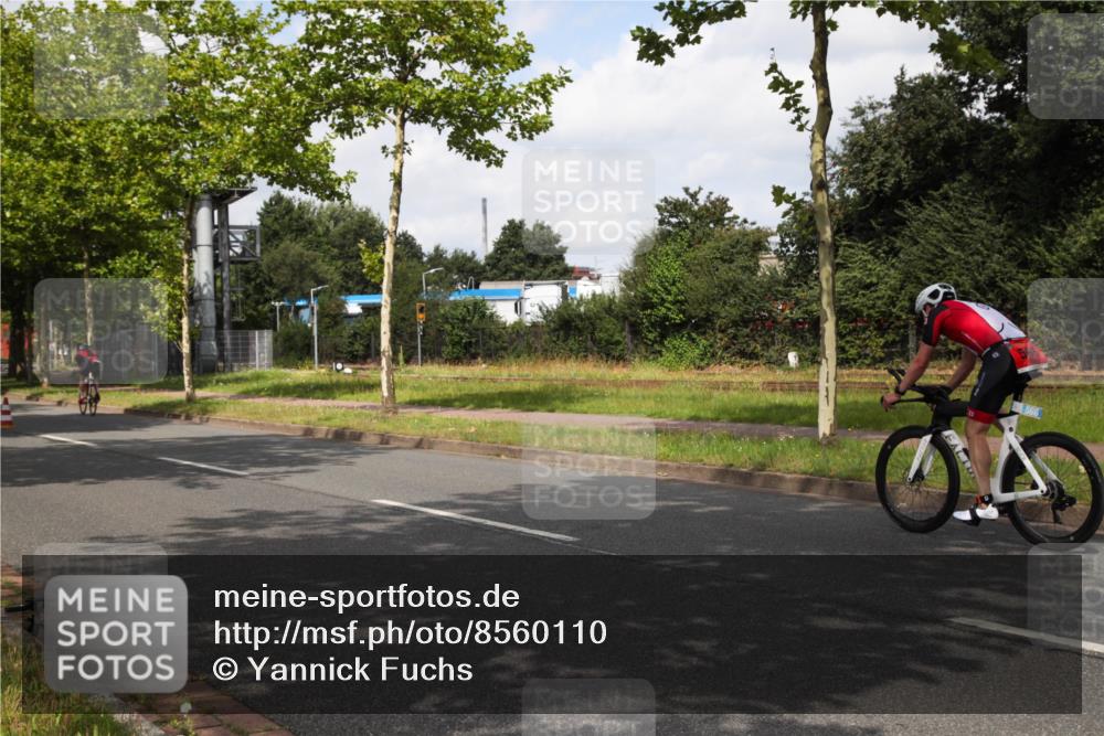 10.08.2025 - GEWOBA Citytriathlon Bremen Yannick Fuchs http://msf.ph/oto/8560110 10.08.2025 12:01:59 Radfahren 560, 680 meine-sportfotos.de