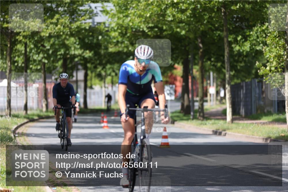 10.08.2025 - GEWOBA Citytriathlon Bremen Yannick Fuchs http://msf.ph/oto/8560111 10.08.2025 12:41:24 Radfahren 568, 609, 619, 705, 730, 755, 830, 849, 862, 934, 1014 meine-sportfotos.de