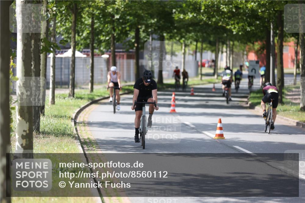 10.08.2025 - GEWOBA Citytriathlon Bremen Yannick Fuchs http://msf.ph/oto/8560112 10.08.2025 14:18:31 Radfahren 47, 75, 94, 100, 131, 147, 255, 295, 314 meine-sportfotos.de