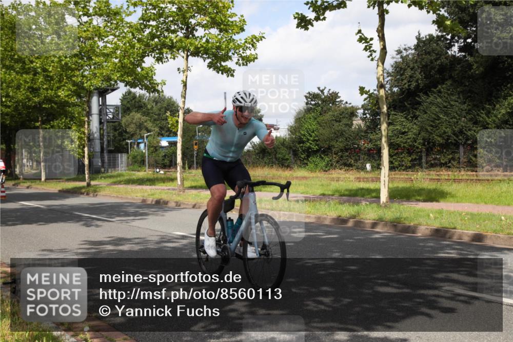 10.08.2025 - GEWOBA Citytriathlon Bremen Yannick Fuchs http://msf.ph/oto/8560113 10.08.2025 12:02:02 Radfahren 680 meine-sportfotos.de