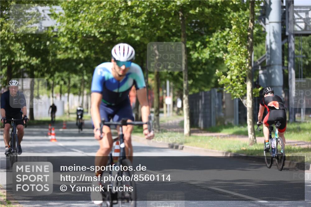 10.08.2025 - GEWOBA Citytriathlon Bremen Yannick Fuchs http://msf.ph/oto/8560114 10.08.2025 12:41:24 Radfahren 568, 609, 619, 705, 730, 755, 830, 849, 862, 934, 1014 meine-sportfotos.de