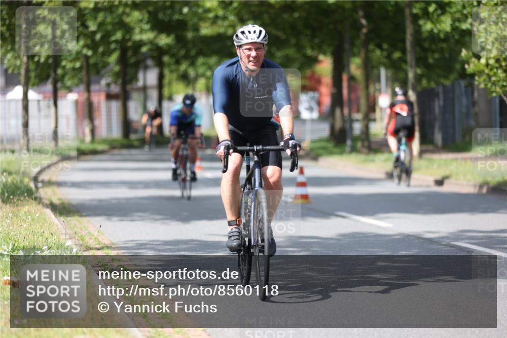 10.08.2025 - GEWOBA Citytriathlon Bremen Yannick Fuchs http://msf.ph/oto/8560118 10.08.2025 12:41:25 Radfahren 568, 609, 619, 705, 730, 755, 830, 849, 862, 934, 1014 meine-sportfotos.de