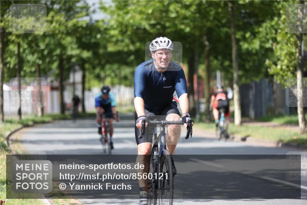 10.08.2025 - GEWOBA Citytriathlon Bremen Yannick Fuchs http://msf.ph/oto/8560121 10.08.2025 12:41:26 Radfahren 609, 619, 705, 730, 755, 830, 849, 862, 934, 1014 meine-sportfotos.de