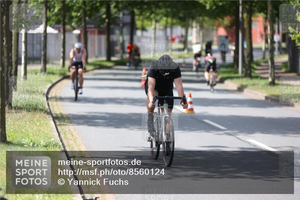 10.08.2025 - GEWOBA Citytriathlon Bremen Yannick Fuchs http://msf.ph/oto/8560124 10.08.2025 14:18:32 Radfahren 30, 47, 75, 94, 100, 131, 147, 255, 314 meine-sportfotos.de